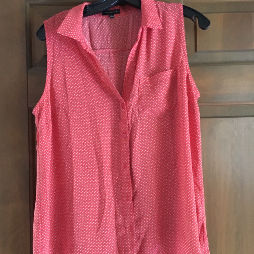 Sleeveless collared print shirt worn once
